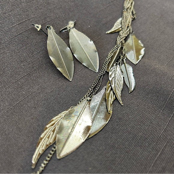 Jewelry - Drop Necklace & Earrings Set - Leaf Design - Gunmetal